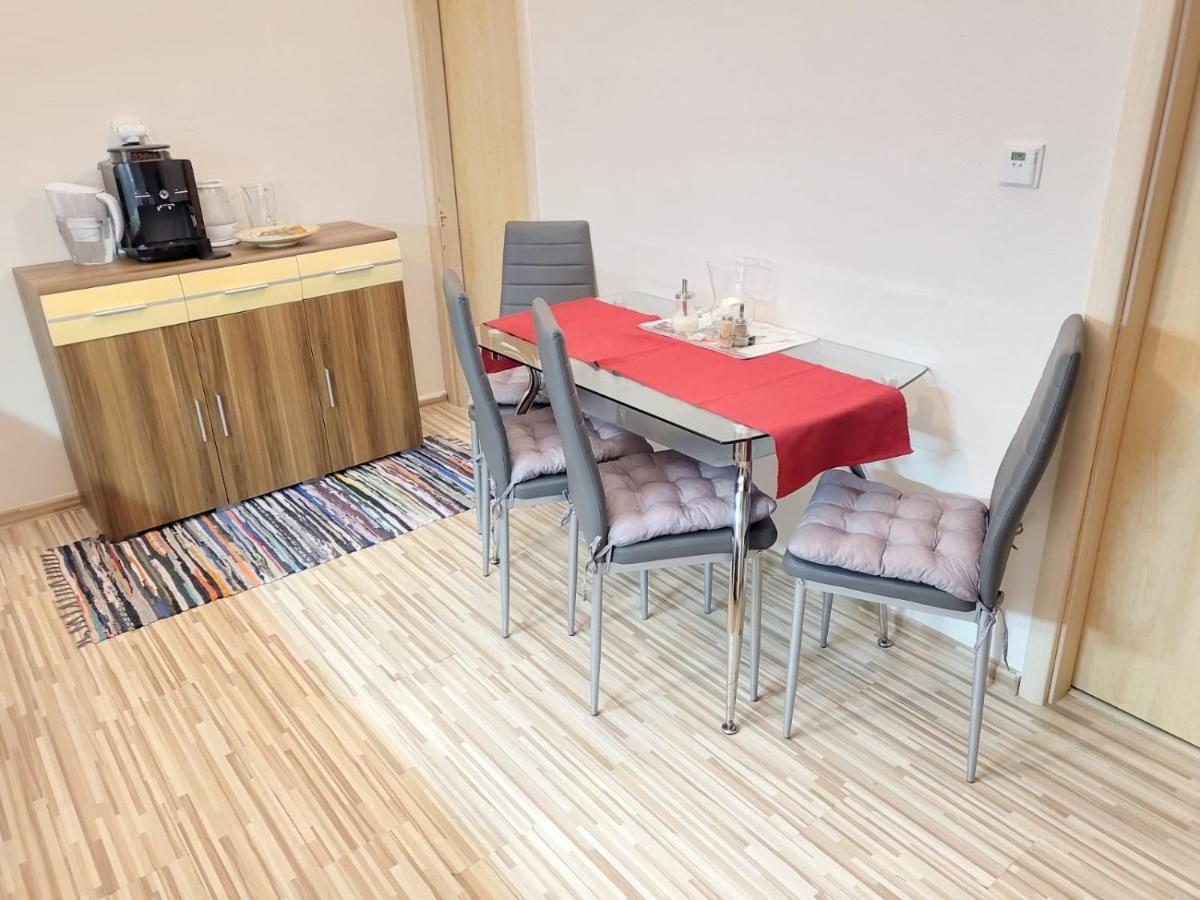 Velky 2 Apartment